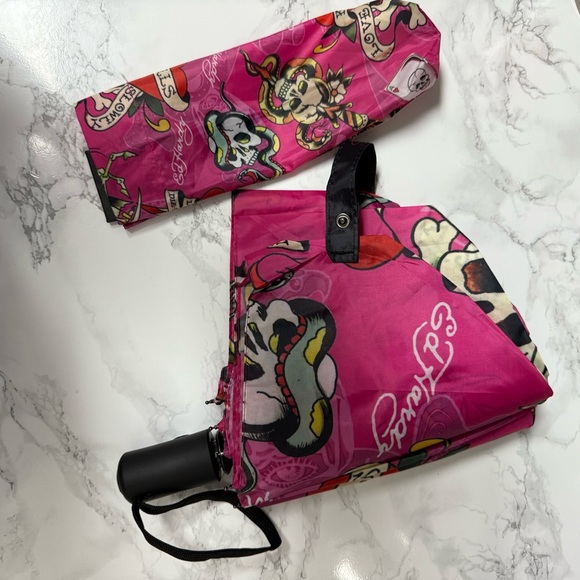 Ed Hardy Pink Skull Umbrella - Picture 7 of 11